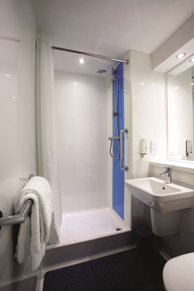 Travelodge Harrogate Room photo