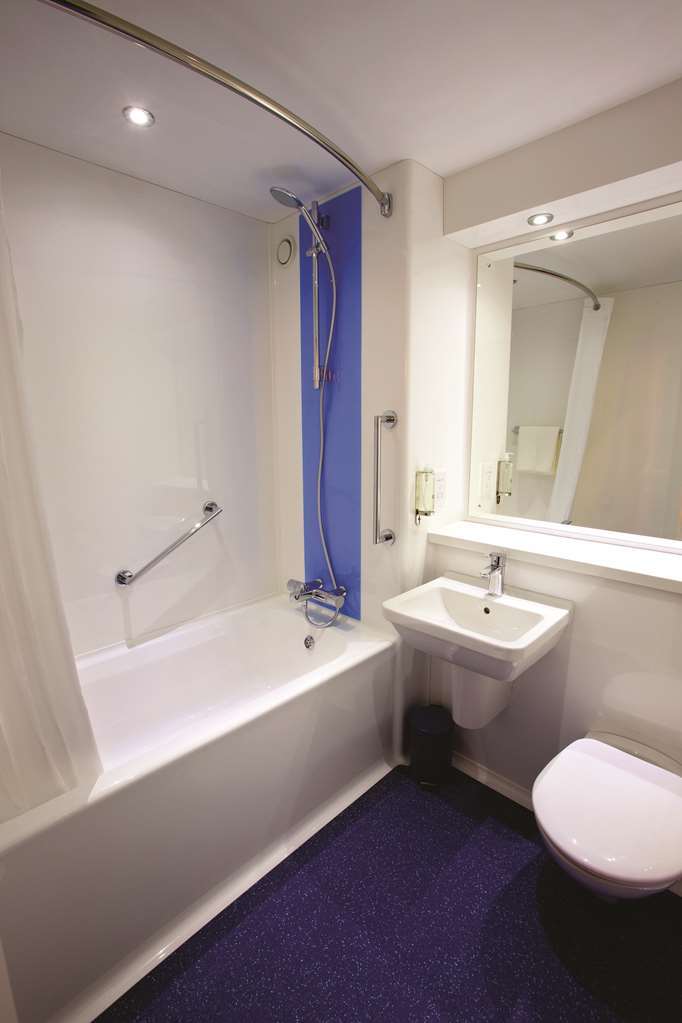 Travelodge Harrogate Room photo